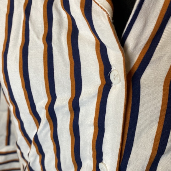 ๐ 2/$25 Pull & Bear Women's Striped Button Up - Picture 2 of 5